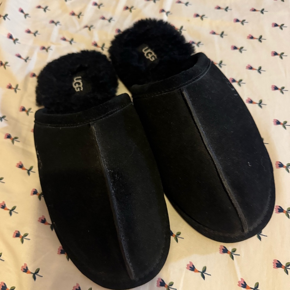 UGG Women's Cozy Black Slippers
